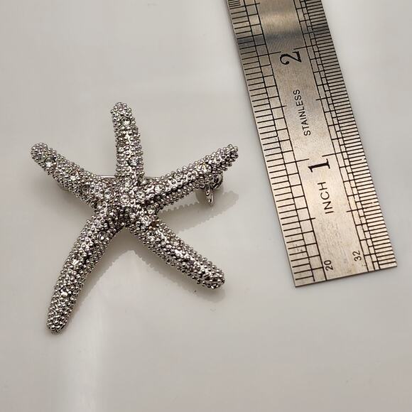 Vintage Sparkling Cubic Zirconia Silver Starfish Brooch Pin - Picture 2 of 9